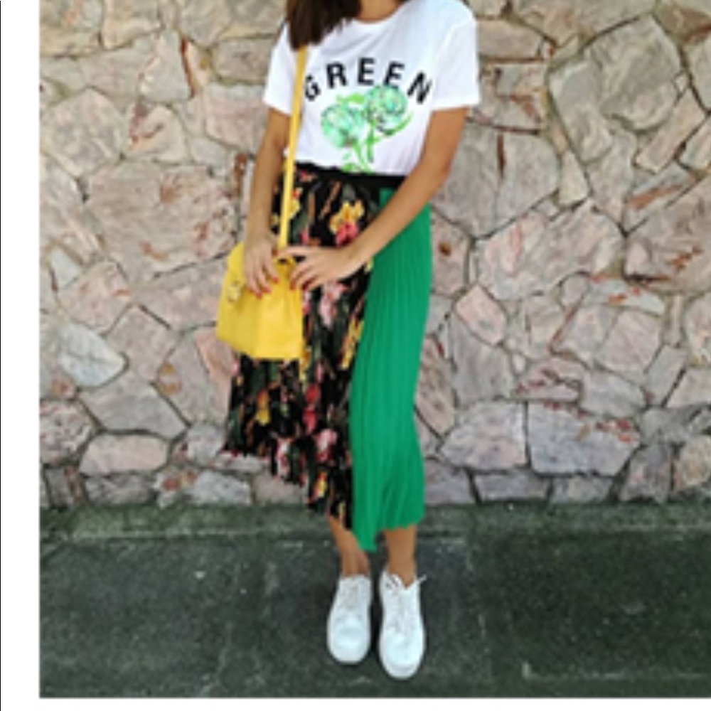 Color Block A-line pleated skirt
